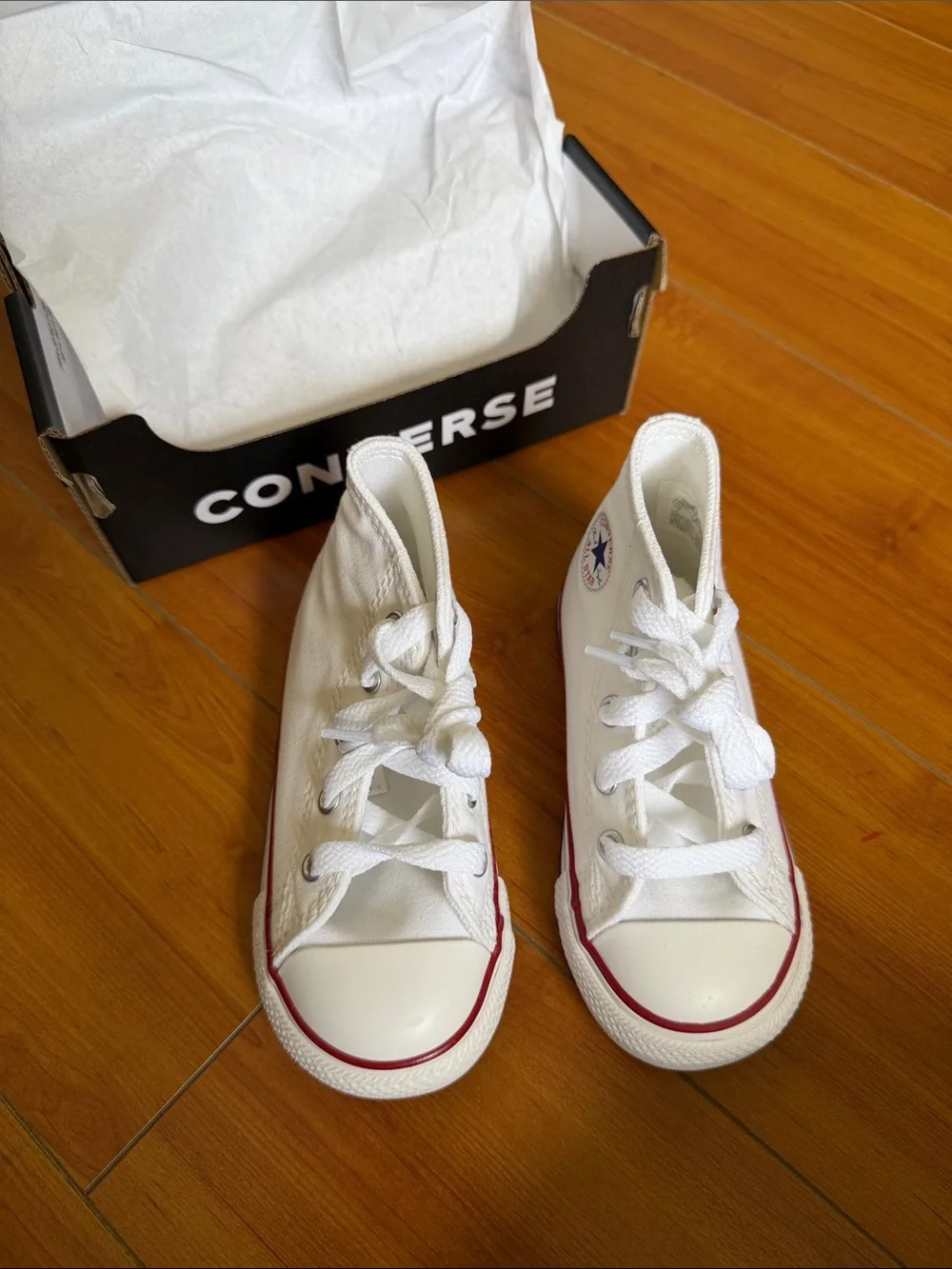 NWT Converse White Hightop Infant 7 US